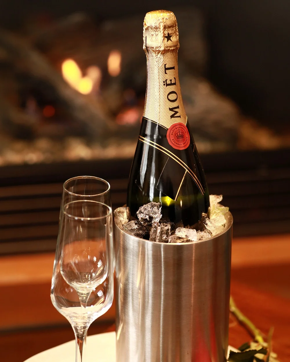 Champagne on ice at Elk Ridge Resort