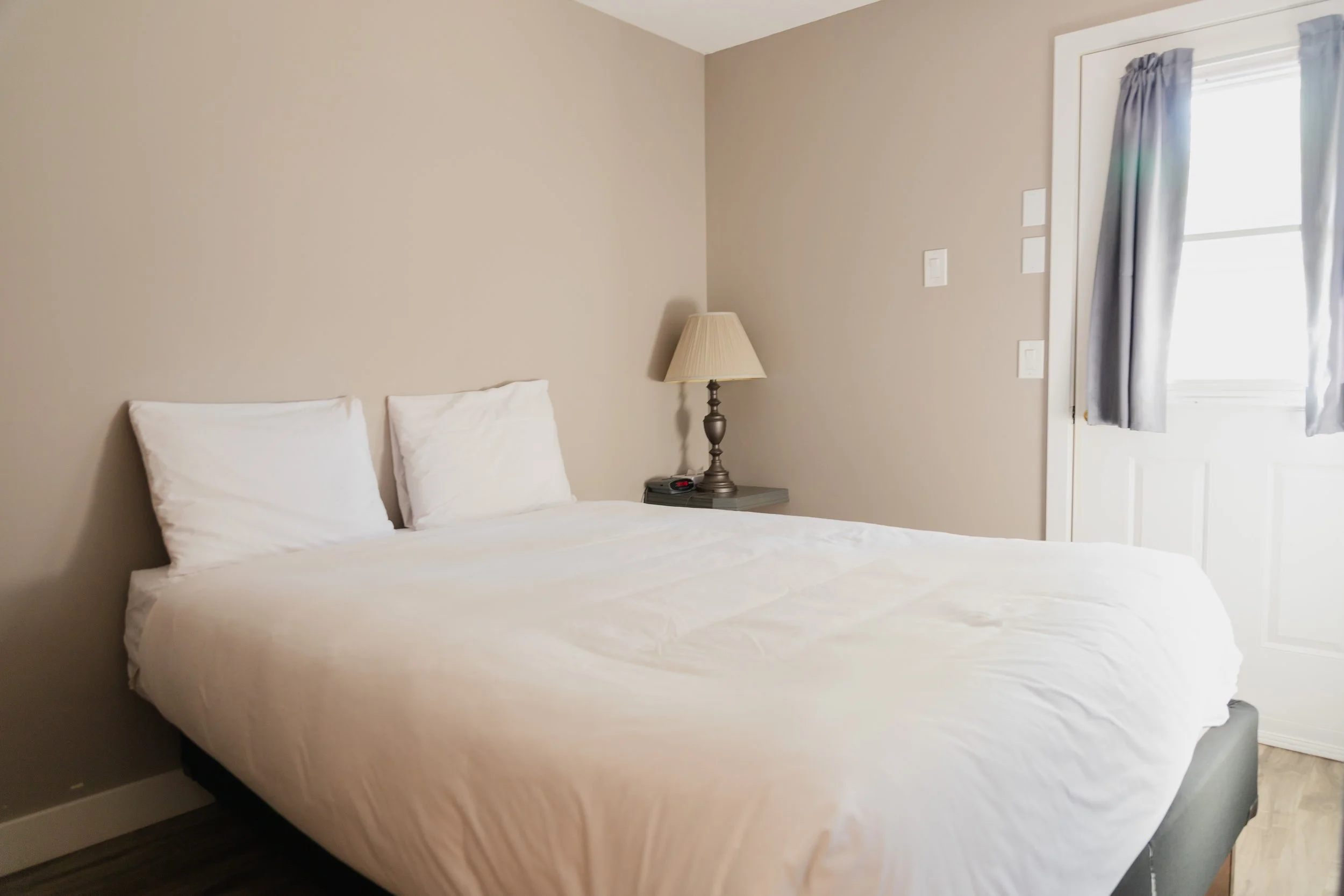 1 Bedroom Accessible Suite — photo 1 of 10