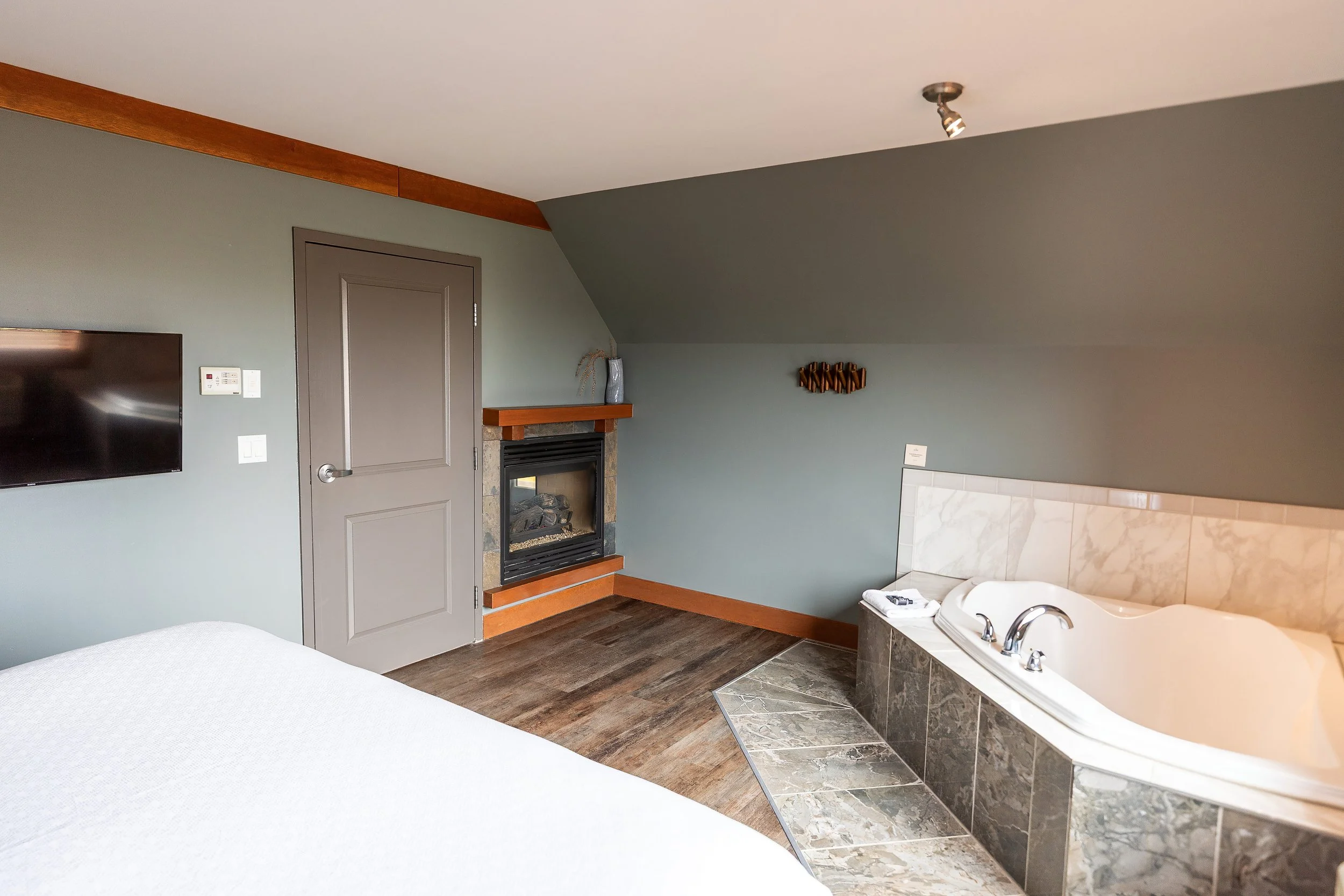 The Executive Suite — photo 6 of 13