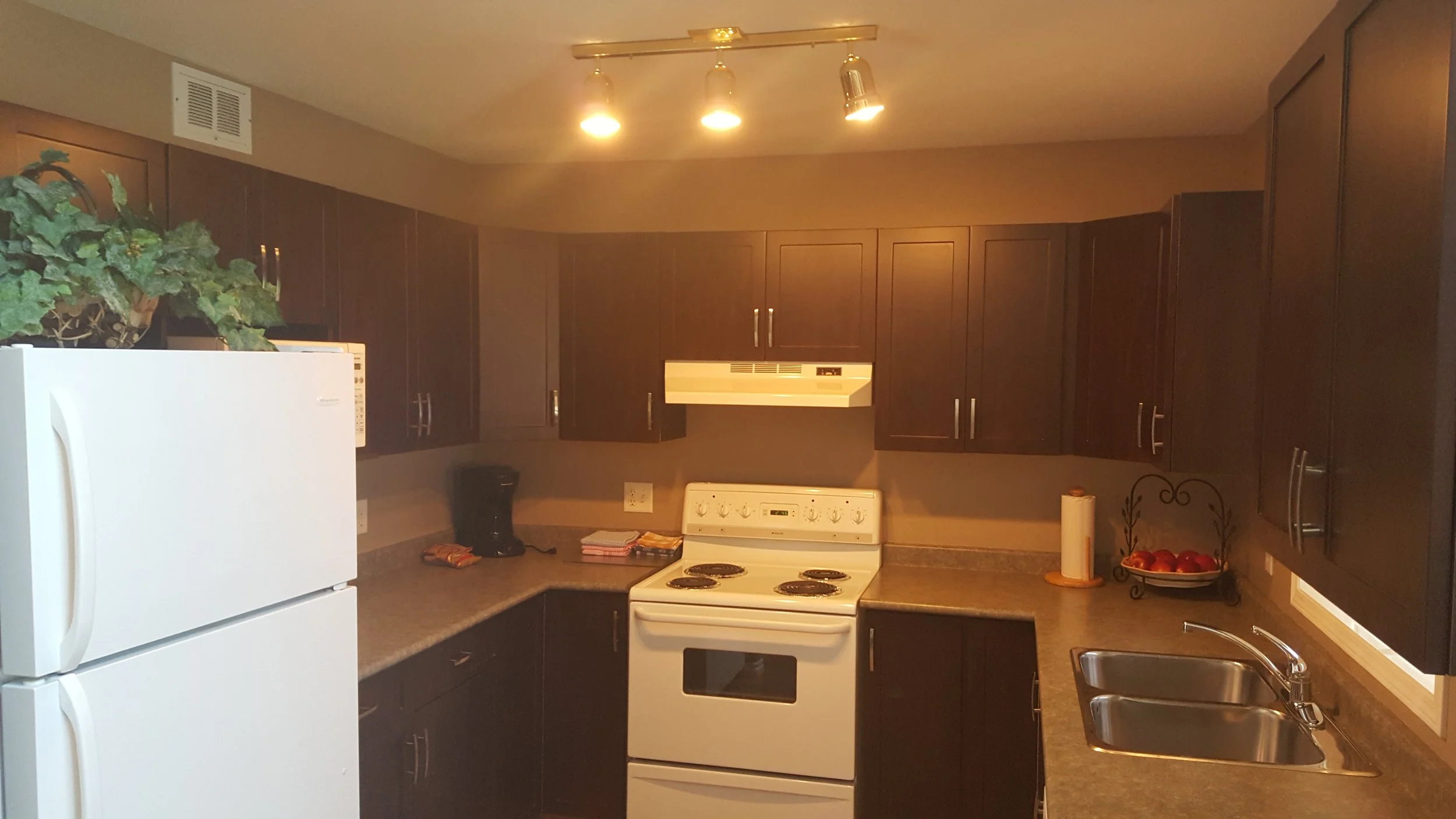 3 Bedroom Townhouse — photo 8 of 8
