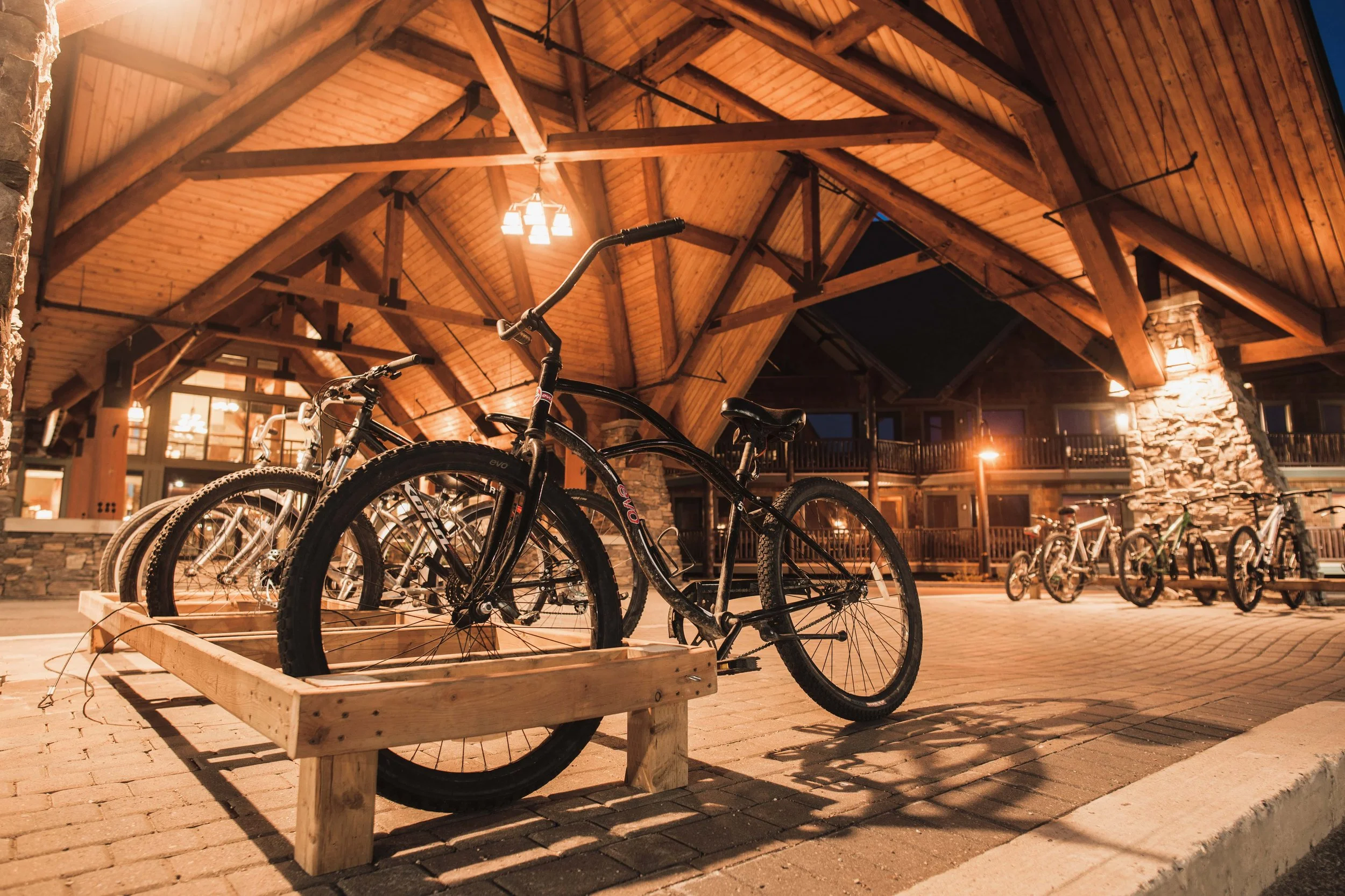 Mountain biking on the trail network at Elk Ridge Resort